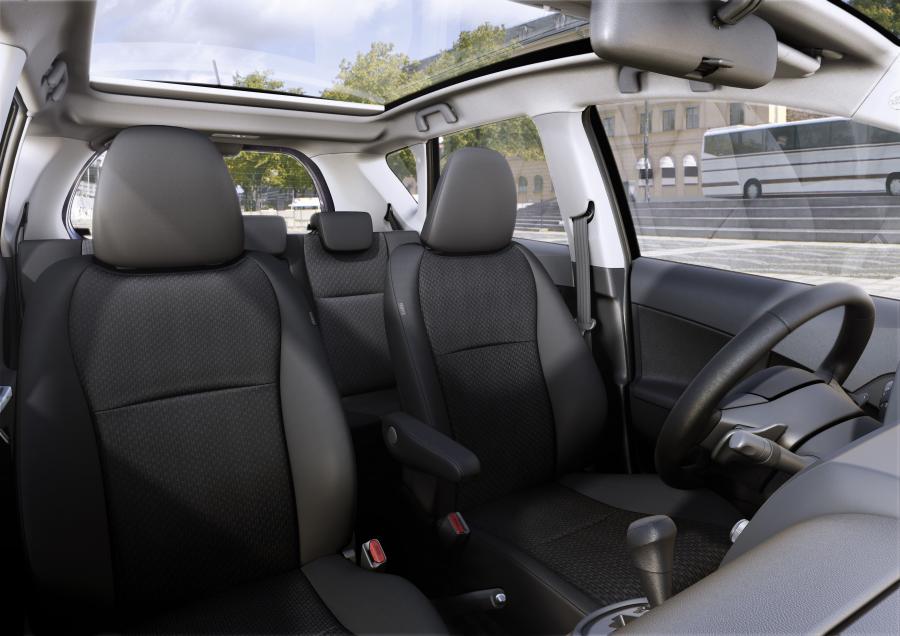  Toyota Verso-S 2010 года  (фото 3 из 109)